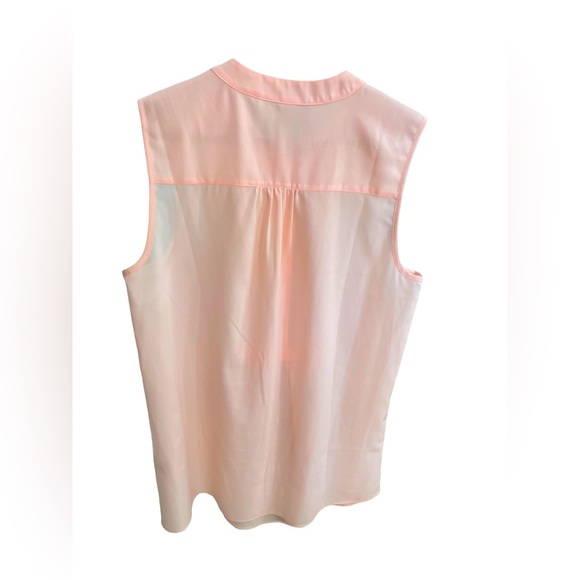 J. Crew Rose light pink Sleeveless Button Blouse Size 4. - Picture 3 of 4